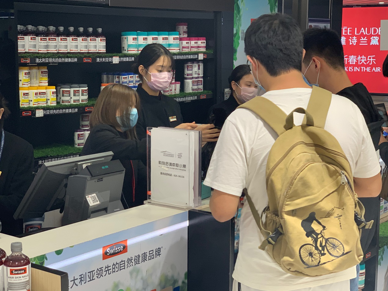 【中國(guó)免稅人在行動(dòng)?一線直擊篇】之三：抗“疫”前線，服務(wù)不打烊！