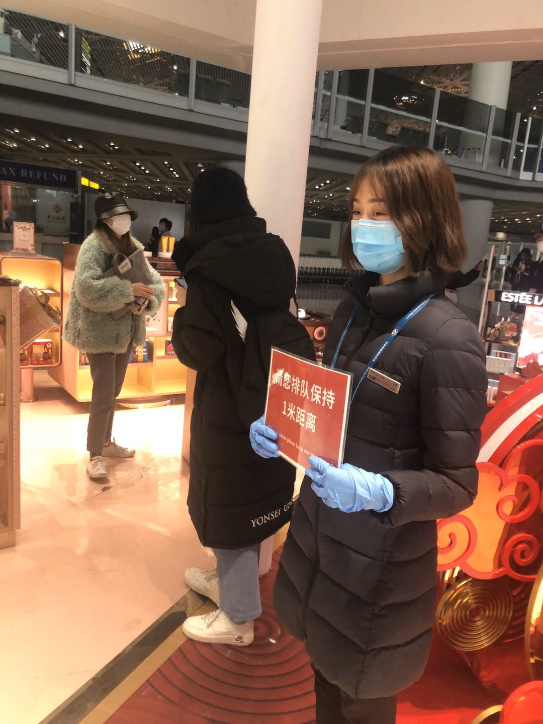 【中國免稅人在行動(dòng)·一線直擊篇】之十五： 不畏艱險(xiǎn)戰(zhàn)疫情，無私奉獻(xiàn)顯大愛
